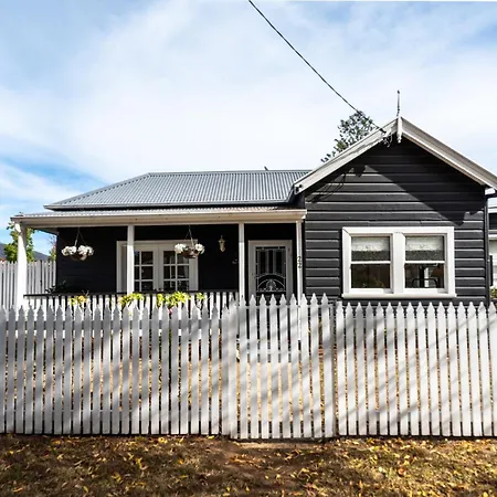 Holiday home 'mudgee Maison' A Charming Vintage Country Escape Mudgee