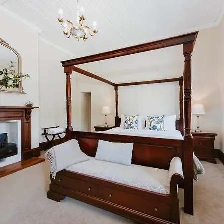 Cawarra On The Park - Historic Grandeur