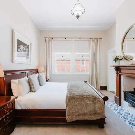 Cawarra On The Park - Historic Grandeur Holiday home Mudgee