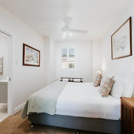 Holiday home Cawarra On The Park - Historic Grandeur *
