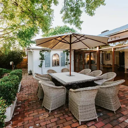 Cawarra On The Park - Historic Grandeur Holiday home *