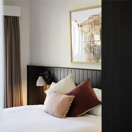 Parklands Motel 4*