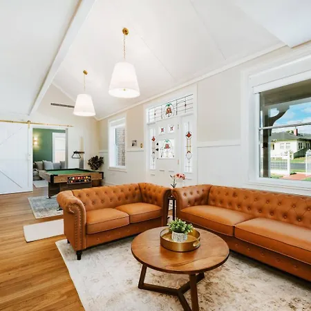 Bathurst - Historic Modern Retreat With Alfresco Holiday home Mudgee