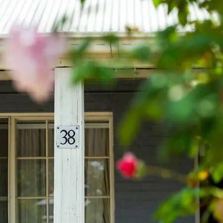 Holiday home Percy's - Storybook Heritage Charm In Town *