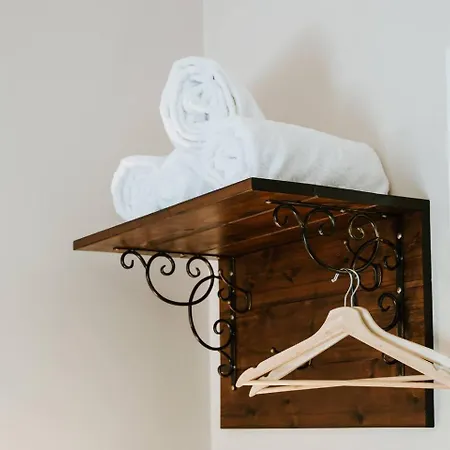 Percy's - Storybook Heritage Charm In Town Holiday home