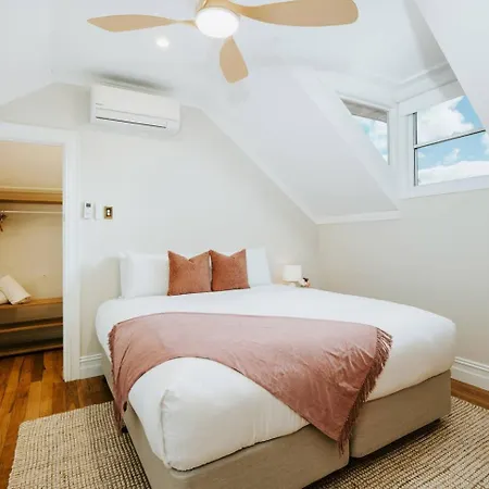 Bathurst - Historic Modern Retreat With Alfresco *
