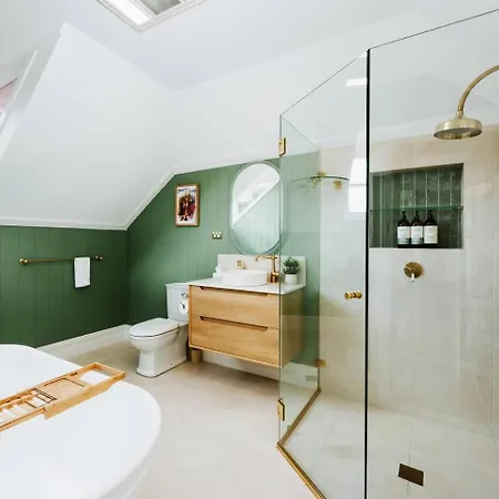 Bathurst - Historic Modern Retreat With Alfresco Holiday home Mudgee