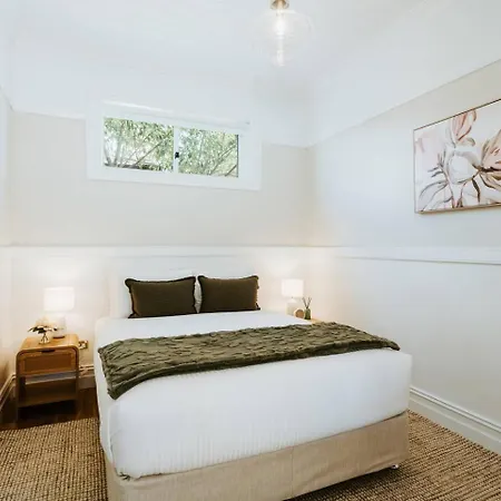 Bathurst - Historic Modern Retreat With Alfresco *