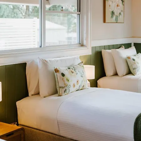 Bathurst - Historic Modern Retreat With Alfresco *