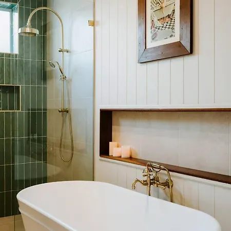 Bathurst - Historic Modern Retreat With Alfresco Mudgee
