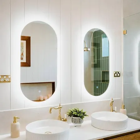 Bathurst - Historic Modern Retreat With Alfresco *