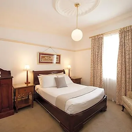 Cobb & Co Court Boutique Hotel Mudgee