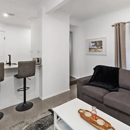 Claret On Douro - Three For Group Getaways Holiday home Mudgee