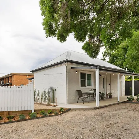 Holiday home Claret On Douro - Three For Group Getaways Mudgee