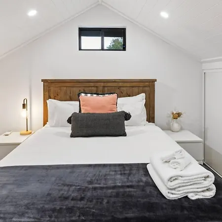 Luxe Loft - Contemporary Comfort By Mudgee's Cbd Holiday home