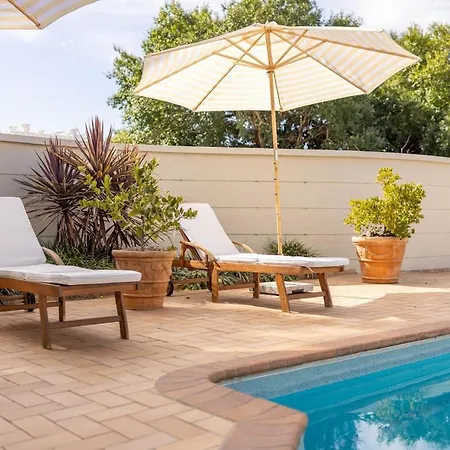 Villa Private, Self-contained In *