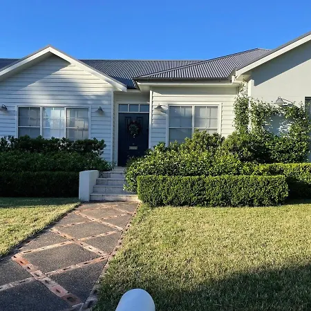Mcg House Holiday home *