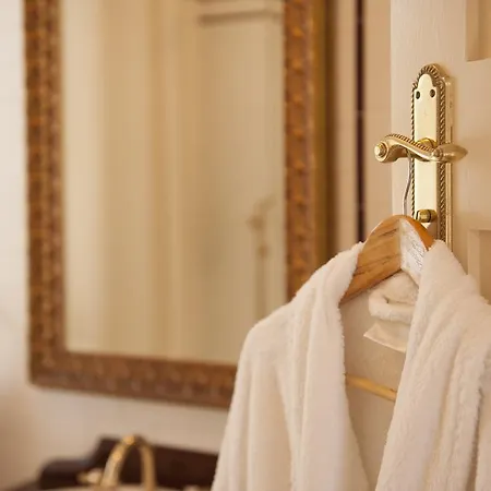 Cobb & Co Court Boutique Mudgee