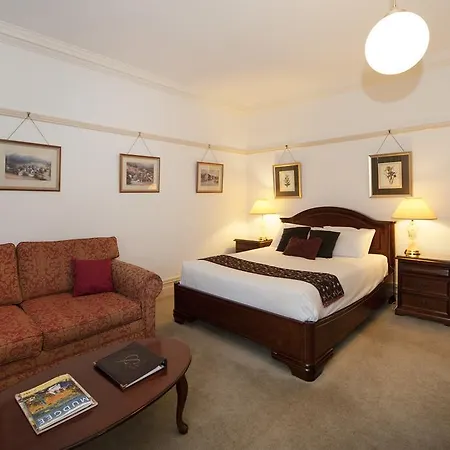 Cobb & Co Court Boutique Hotel 4*