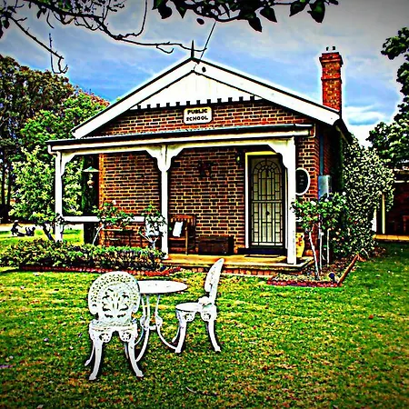 Country house Old School House