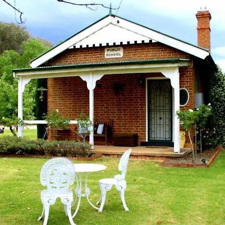 Old School House Country house *
