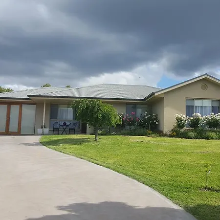 Holiday home Rosehill House *
