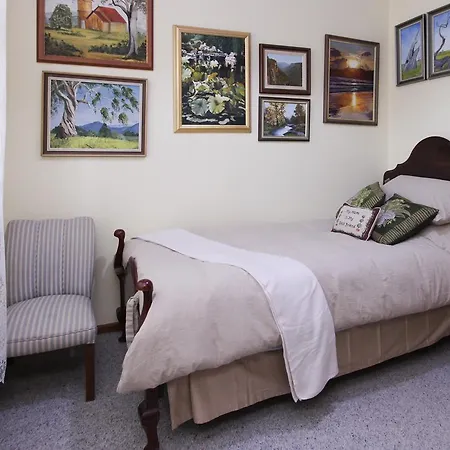 Teange House Hosted Homestay Mudgee