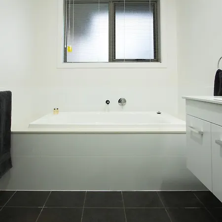 Holiday home Duoro Place Mudgee - Spacious, Fully Furnished Townhouses