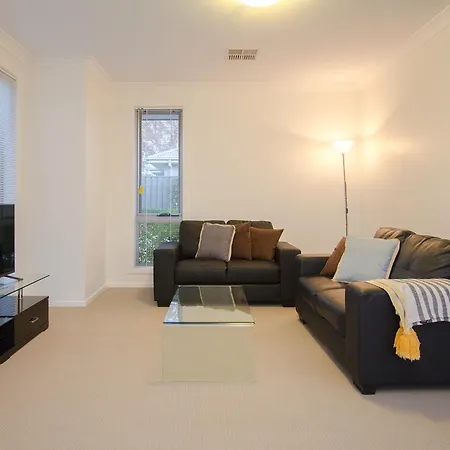 Holiday home Duoro Place Mudgee - Spacious, Fully Furnished Townhouses