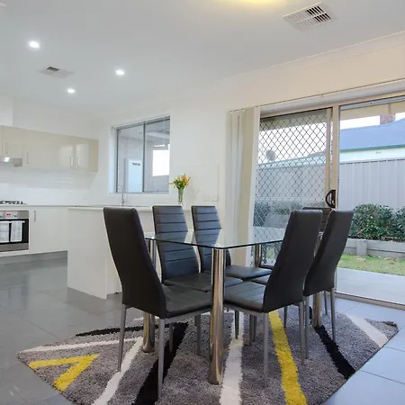 Duoro Place Mudgee - Spacious, Fully Furnished Townhouses Holiday home