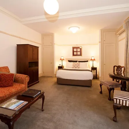 Cobb & Co Court Boutique Hotel Mudgee