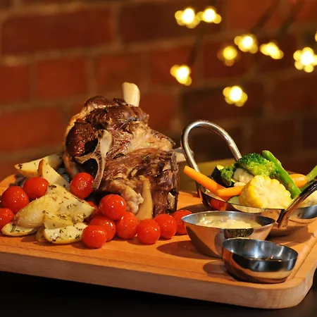 Cobb & Co Court Boutique Hotel Mudgee
