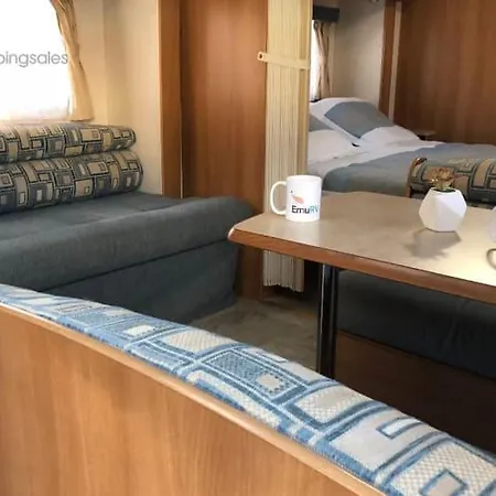 The Palace Caravan Luxury tent Mudgee