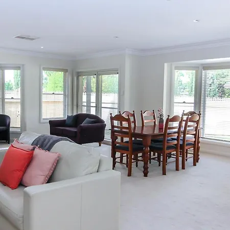 Holiday home Time To Wine Down At Perry Street Villas