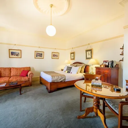 Cobb & Co Court Boutique Hotel