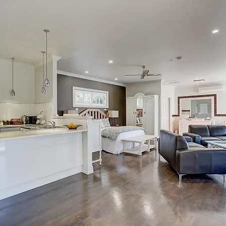 Evanslea Luxury Boutique Holiday home *
