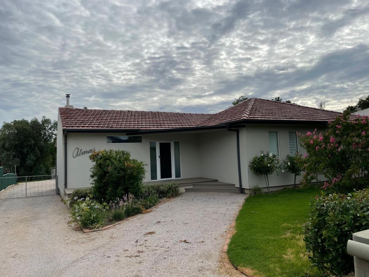 Almas Holiday home