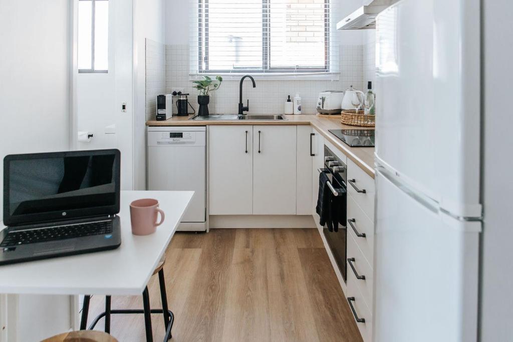 On Lewis Tiny House Guest house *