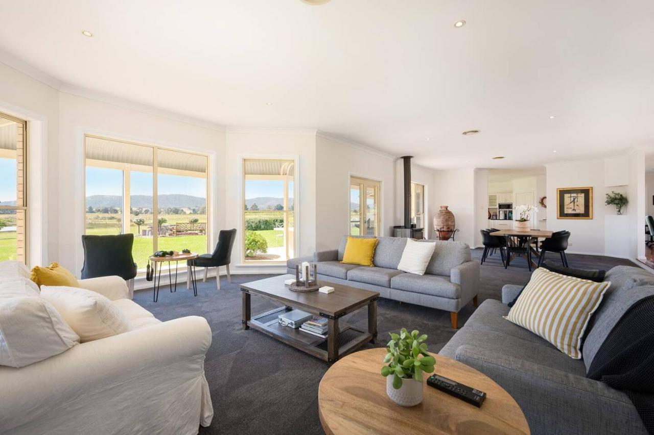 'orana Grove' Reset At A Vineyard Getaway