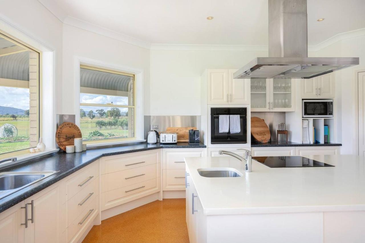 'orana Grove' Reset At A Vineyard Getaway