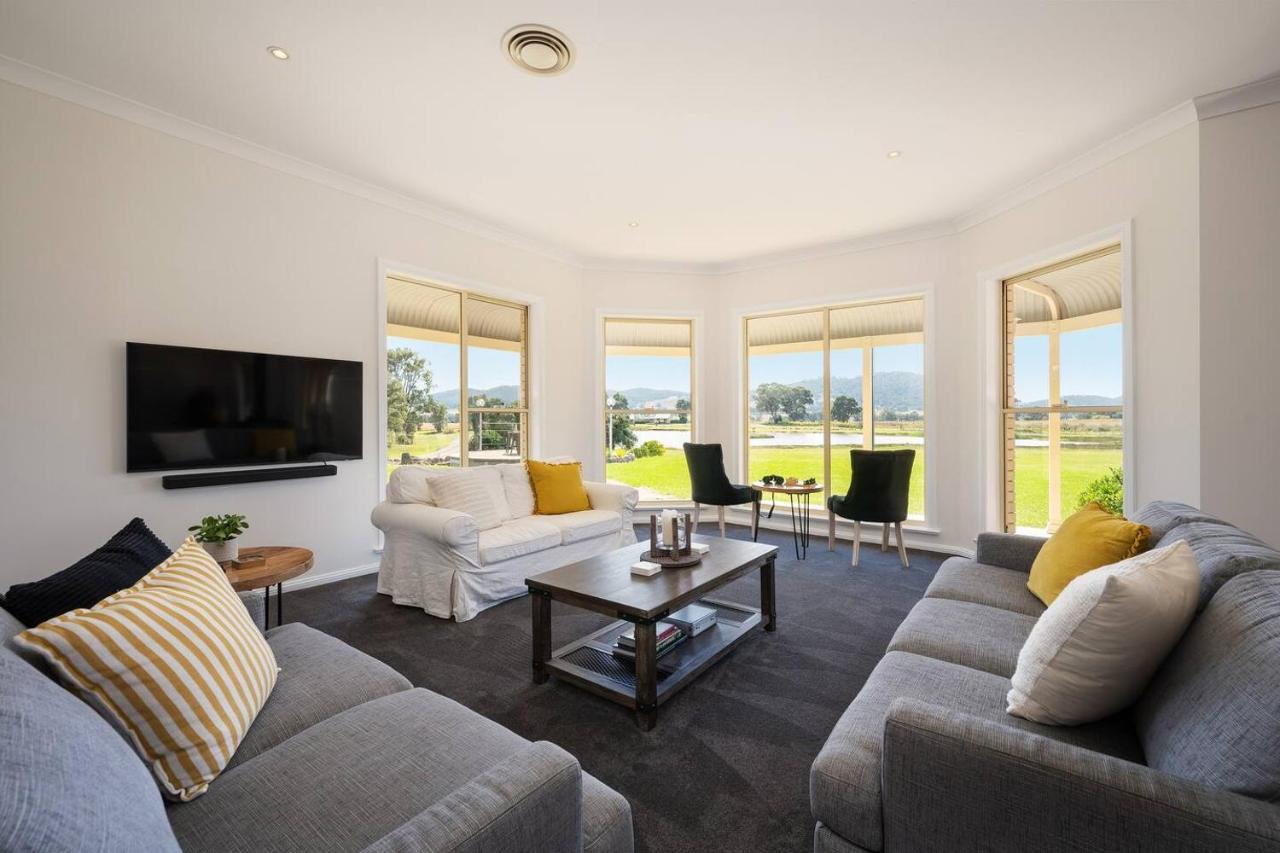 'orana Grove' Reset At A Vineyard Getaway Holiday home