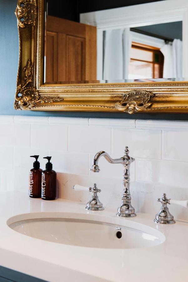 Bed & Breakfast Enfield House *