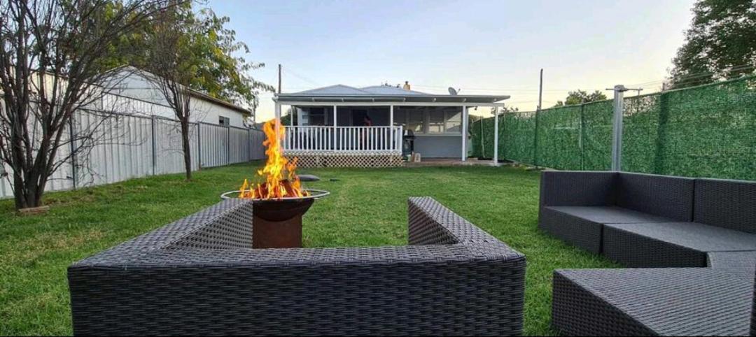 Charming 4 Bedroom House With Firepit And Alfresco *