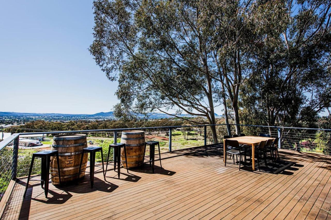 'omaroo' Homestead Escape Amongst Rolling Hills Holiday home *