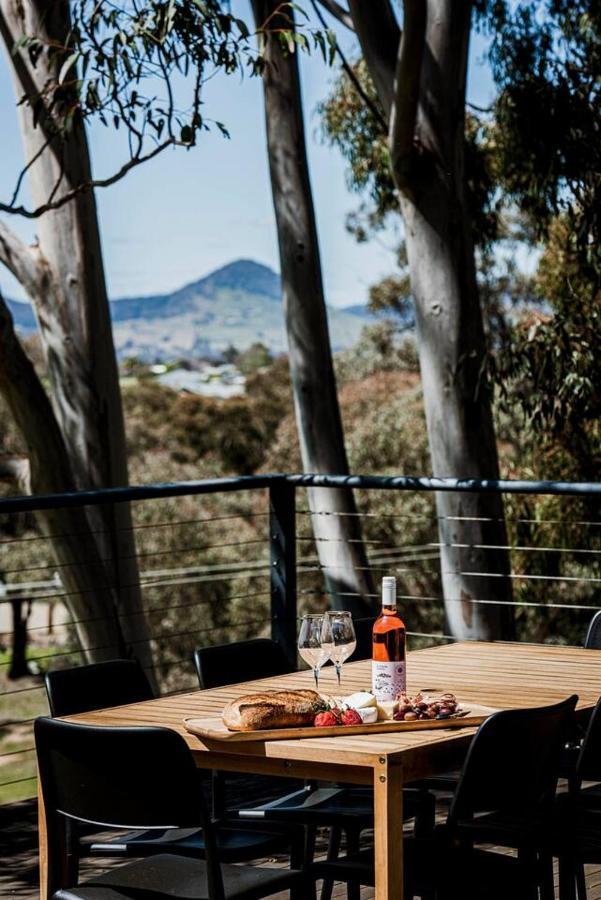 'omaroo' Homestead Escape Amongst Rolling Hills Holiday home *