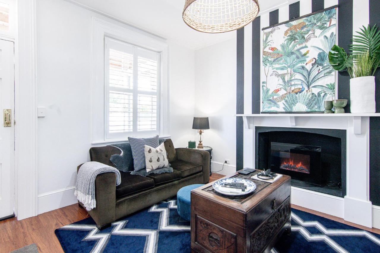 Apartment 70 On Mortimer *
