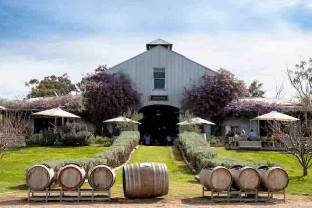 Claret On Douro * Mudgee