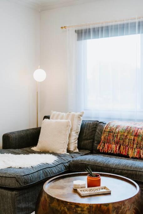 The Valerie - A Chic Family Haven In Town Mudgee