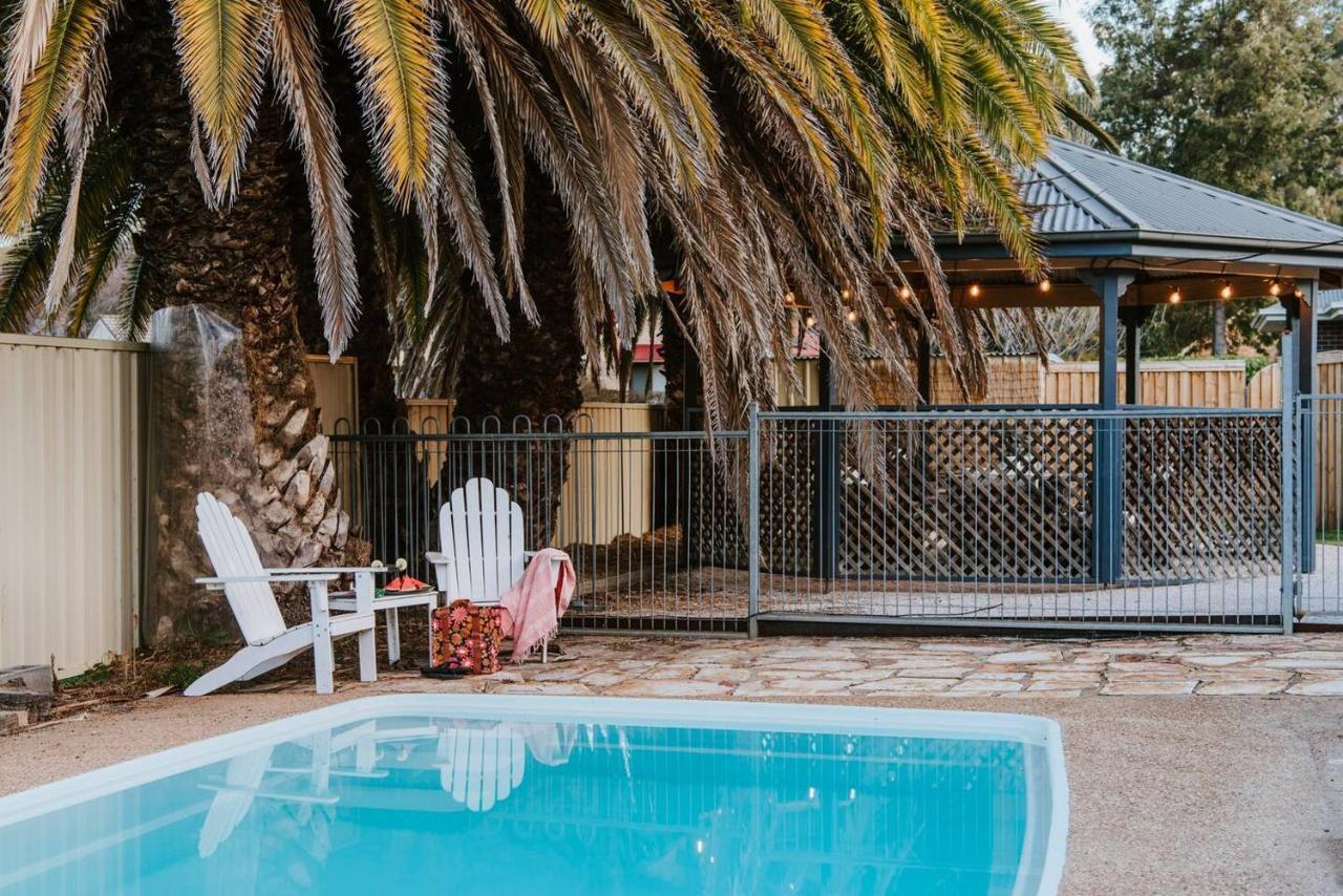 'the Gladstone' An Expansive Outdoor Oasis In Town
