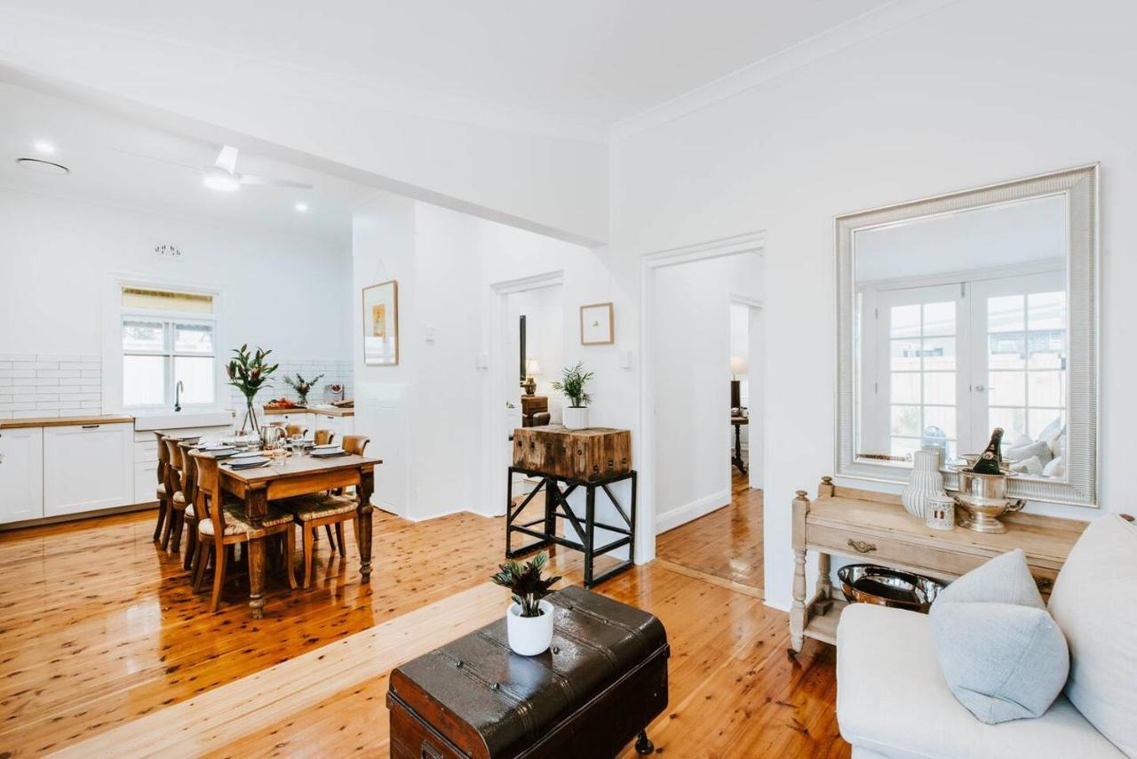 Holiday home 'the Gladstone' An Expansive Outdoor Oasis In Town